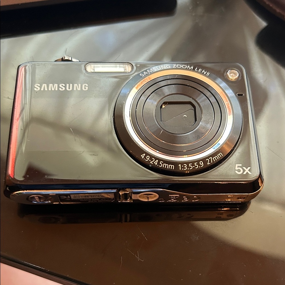 Samsung Silver and Black Digital Camera